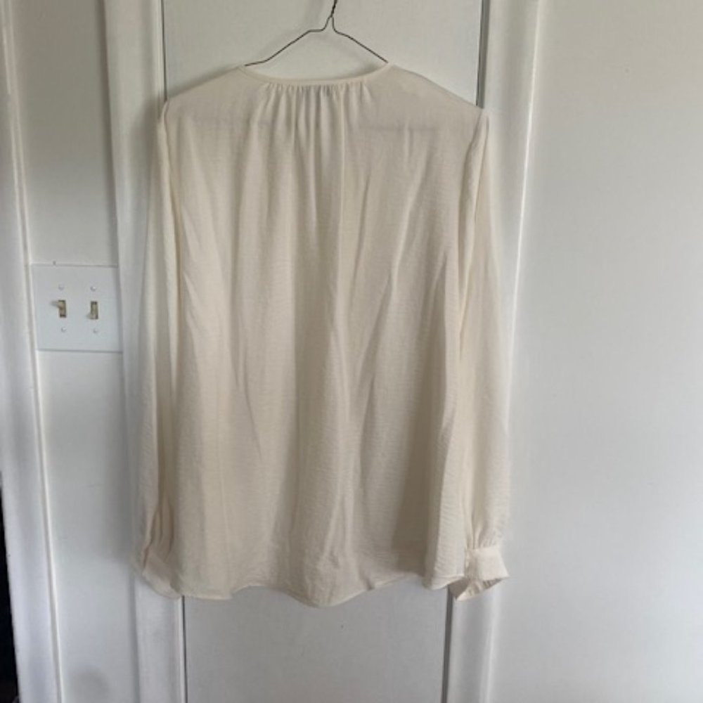 Nine West White Silky Flowy Blouse with Buttons XL - Picture 6 of 9